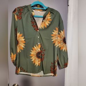 NWOT Sunflower Print Blouse Size M